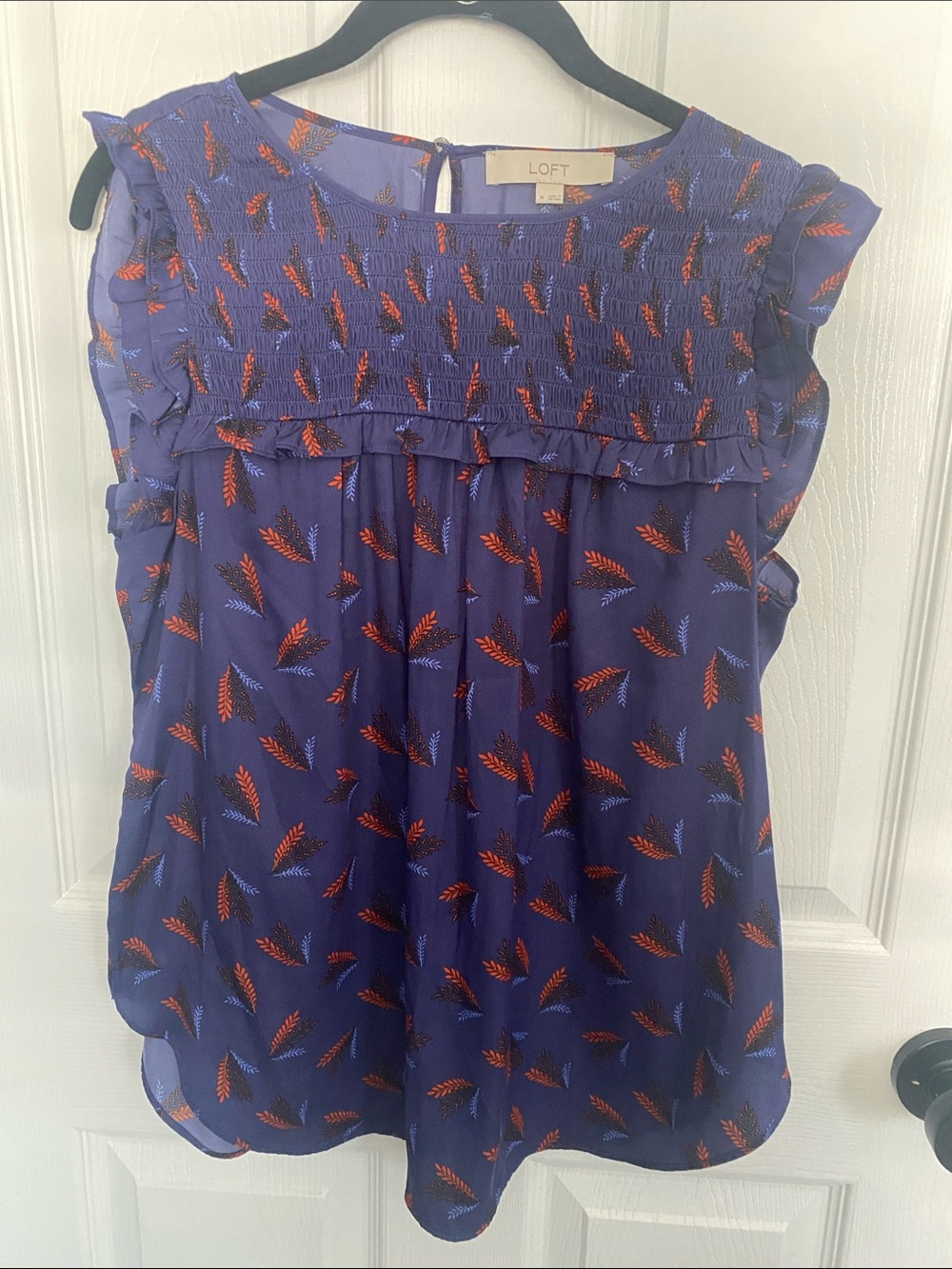 ⭐️4/$20⭐️ LOFT Sleeveless Ruffle Shell